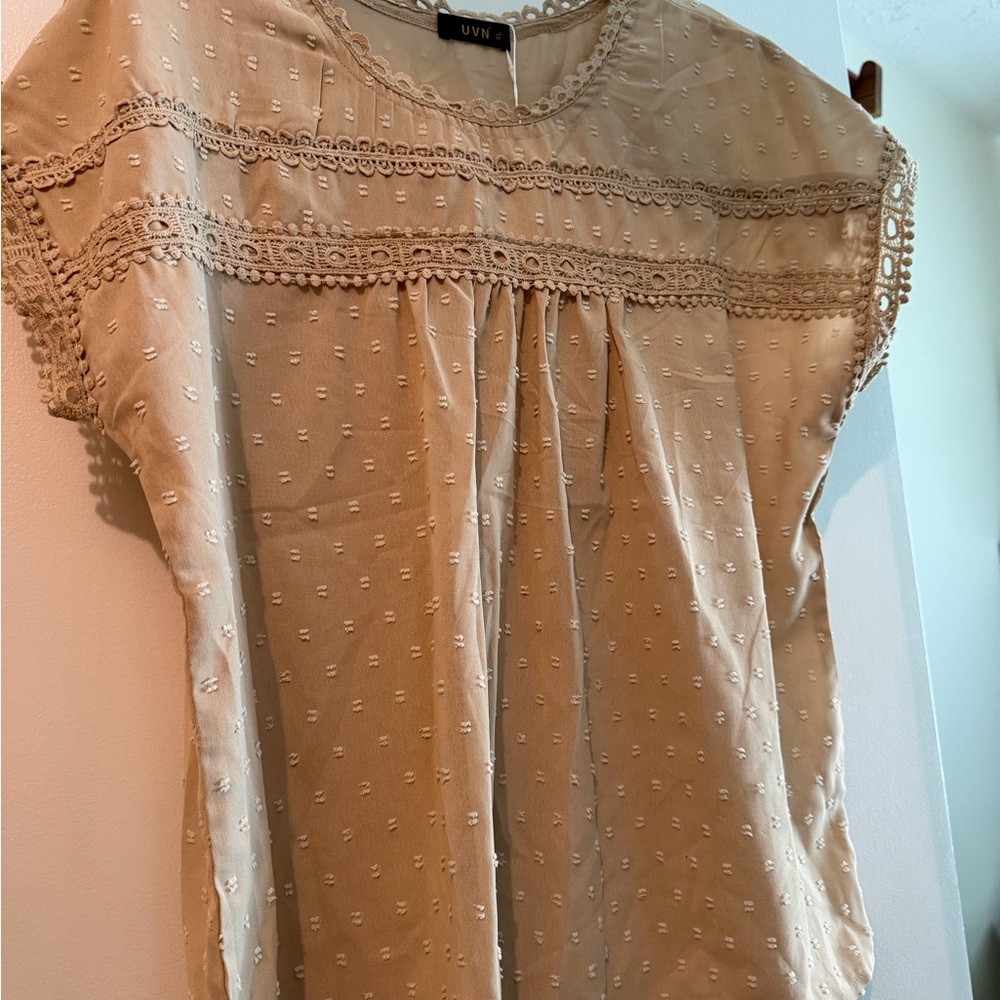 NWT Beige Swiss Dot Lace-Trim Cap Sleeve Top